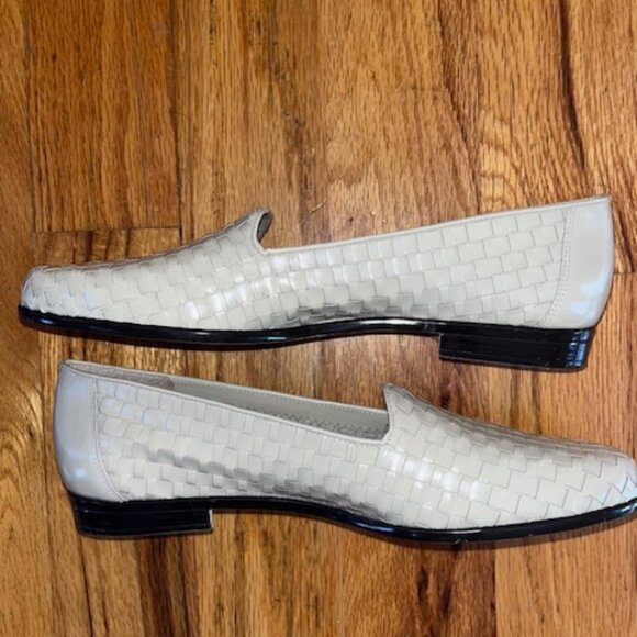☀️SALE☀️ TROTTERS LIZ Basketweave Leather Flats in Bone Color - Picture 1 of 9